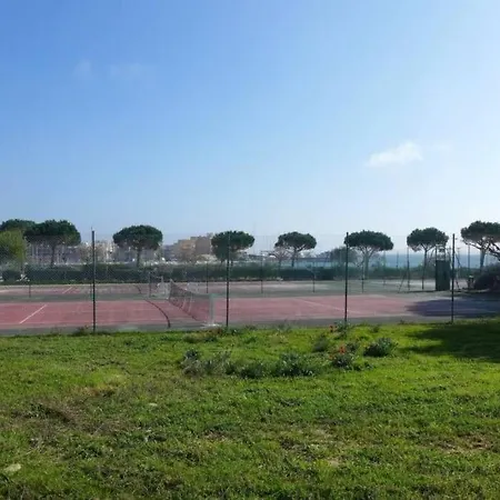 Quatre Couchages Classe 2 Etoiles アパート *